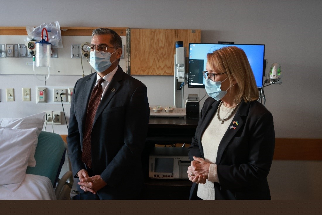 Secretary Becerra and Senator Hassan toured the Dartmouth Hitchcock Medical Center’s birthing pavilion.
